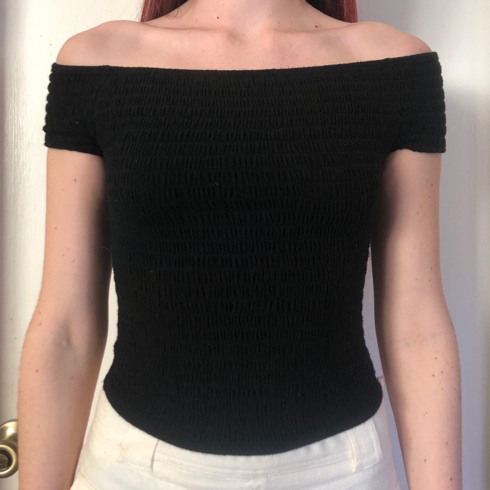 Black ribbed top